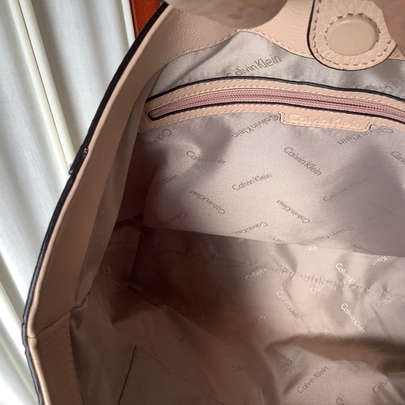 Calvin Klein Pebbled Leather Tote Pale Peach - Picture 7 of 9